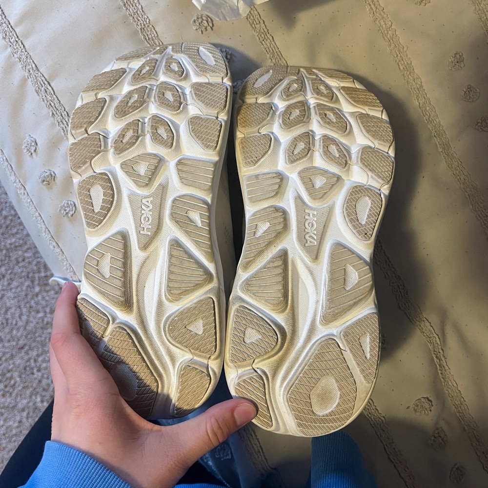 HOKA - Picture 3 of 6